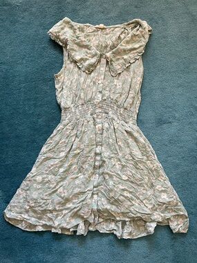 Women’s Sage Green Floral Button-Front Dress with Ruffled Collar